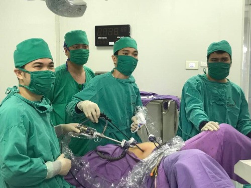 Lần đầu đỡ đẻ của một nam bác sĩ sản khoa