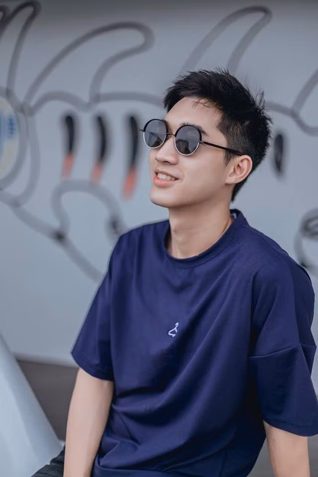 “Em không gặp khó khăn gì cả vì Việt Nam rất giống Lào. Đặc biệt người Việt tốt bụng lắm!”, 9x nói.