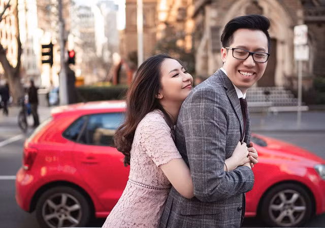 Chuyện tình đôi bạn hàng xóm đi nửa vòng trái đất mới gặp nhau ảnh 5