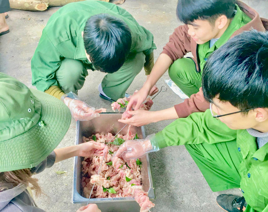 Các hoạt động đã góp phần giúp các em sinh viên tăng cường sức khỏe, rèn luyện giác quan và gắn kết tinh thần đồng đội. Các hoạt động đã góp phần giúp các em sinh viên tăng cường sức khỏe, rèn luyện giác quan và gắn kết tinh thần đồng đội.