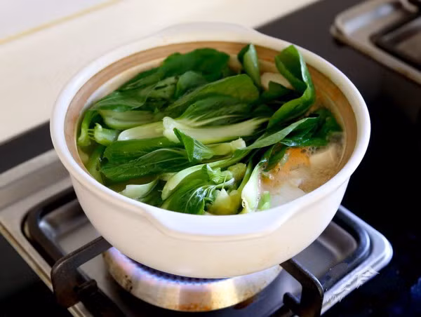 Nếu bạn cần giảm cân, bữa tối chỉ nên ăn một tô canh đậu nấu nấm là đủ! ảnh 4