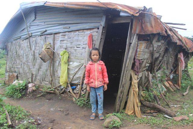 Gia cảnh khốn khó của học sinh Đắk Nhoong