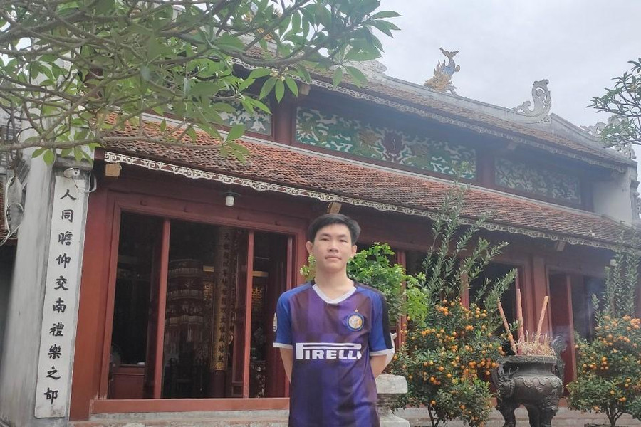 Lê Hữu Nghĩa ngoài đời thường. Lê Hữu Nghĩa ngoài đời thường.