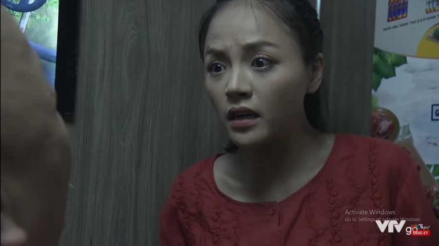 Về nhà đi con tập 67 Preview: Khán giả khen phim bắt trend giỏi trước phân cảnh chị Huệ bị sàm sỡ. Về nhà đi con tập 67 Preview: Khán giả khen phim bắt trend giỏi trước phân cảnh chị Huệ bị sàm sỡ.