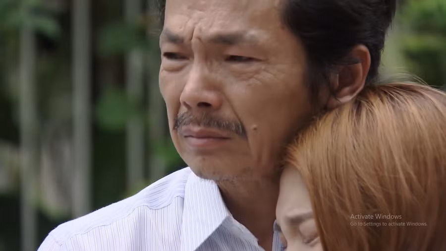 Về nhà đi con tập 70 Preview: Ông Sơn nói với Thư trong nước mắt.