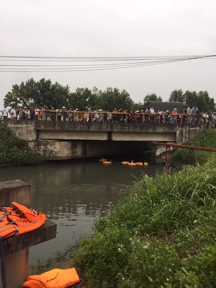 Khu vực nơi nữ sinh lớp 8 dựng hiện trường giả nhảy sông tự tử (Ảnh: CTV).