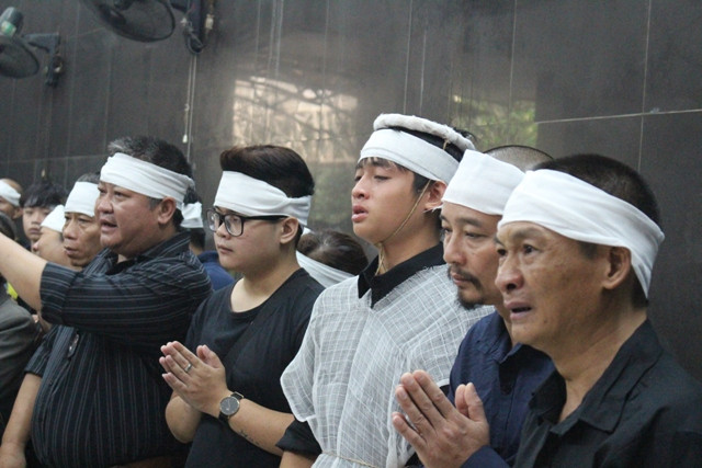 Gia đình khóc thương khi cô giáo ra đi lúc tuổi đời còn trẻ Gia đình khóc thương khi cô giáo ra đi lúc tuổi đời còn trẻ