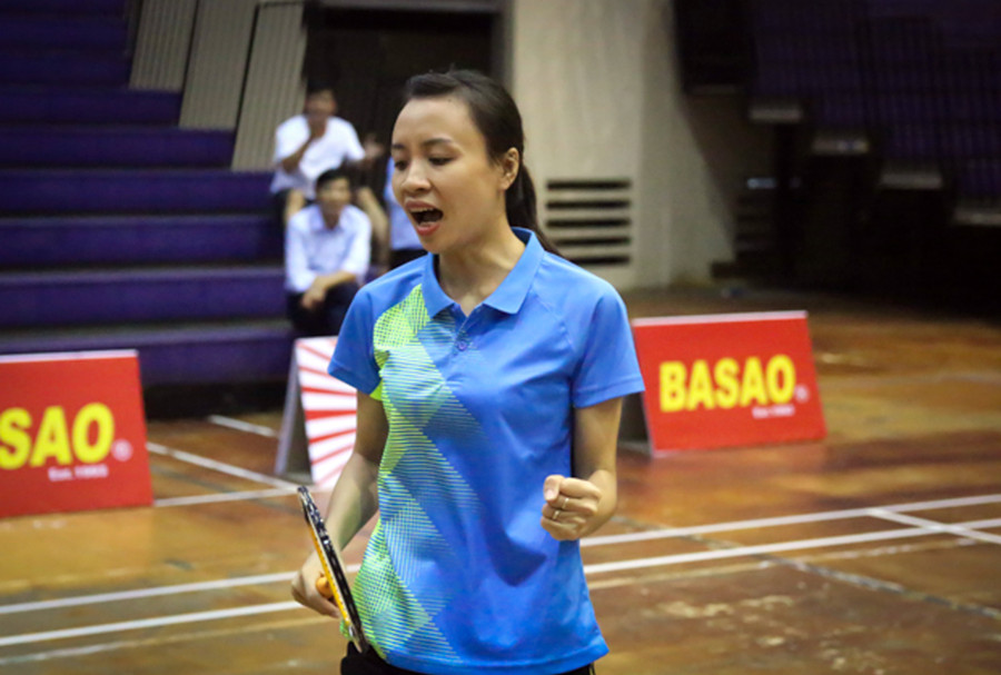 Nữ VĐV đoàn ĐH Thái Nguyên ăn mừng sau pha ghi điểm gay cấn