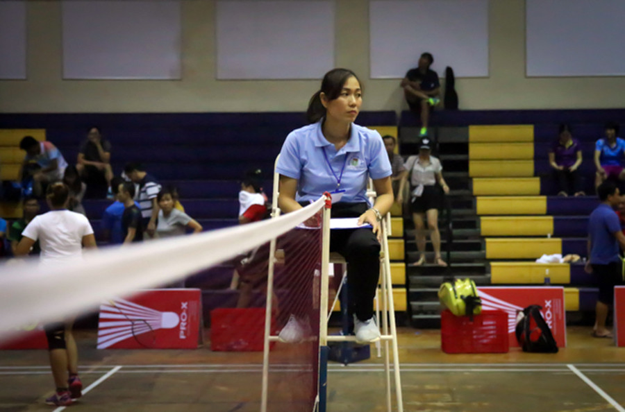 Không chỉ có các nữ VĐV, những nữ trọng tài điều hành trận đấu cũng góp phần làm đẹp cho giải