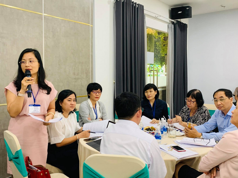 PGS.TS Lê Thị Hồng Ánh- Phó hiệu trưởng Trường ĐH Công nghiệp Thực phẩm TP.HCM góp ý tại tọa đàm PGS.TS Lê Thị Hồng Ánh- Phó hiệu trưởng Trường ĐH Công nghiệp Thực phẩm TP.HCM góp ý tại tọa đàm