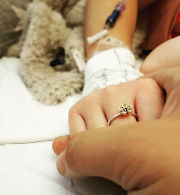 Hành trình 500 ngày gặp, yêu, cưới và rời xa mãi mãi của cô gái đáng thương