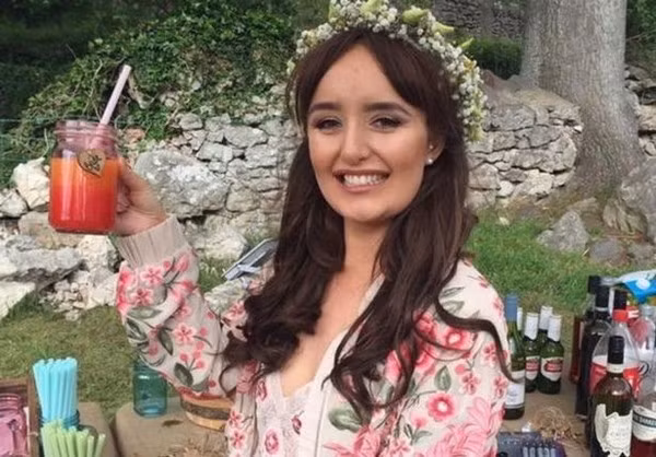 Hành trình 500 ngày gặp, yêu, cưới và rời xa mãi mãi của cô gái đáng thương