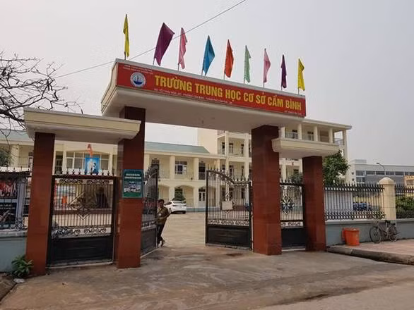 Trường THCS Cẩm Bình nơi xảy ra vụ việc