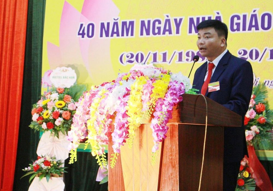 Ông Lâm Tiến Anh - Trưởng phòng Giáo dục và đào tạo huyện Chợ Mới. Ông Lâm Tiến Anh - Trưởng phòng Giáo dục và đào tạo huyện Chợ Mới.