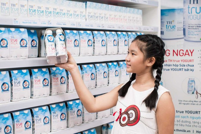 Sản phẩm TH school MILK từ lâu đã được bày bán tại các cửa hàng TH true Mart.