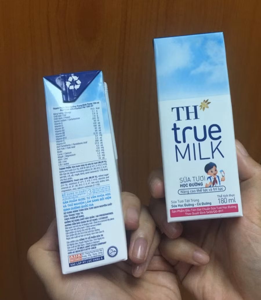 Công thức được nhà sản xuất thể hiện rõ trên bao bì sản phẩm với đầy đủ thông tin về thành phần và hàm lượng.