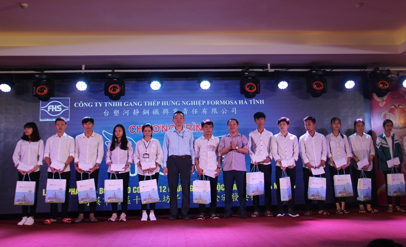 400 suất học bổng gửi đến các em học sinh tại thị xã Kỳ Anh