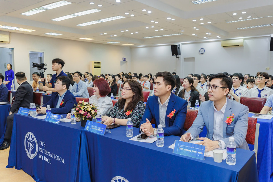 Các đại biểu tại lễ phát động cuộc thi