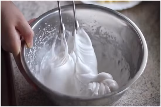 Cách làm bánh Cream Brulee thơm ngon đổi vị đầu Xuân ảnh 1