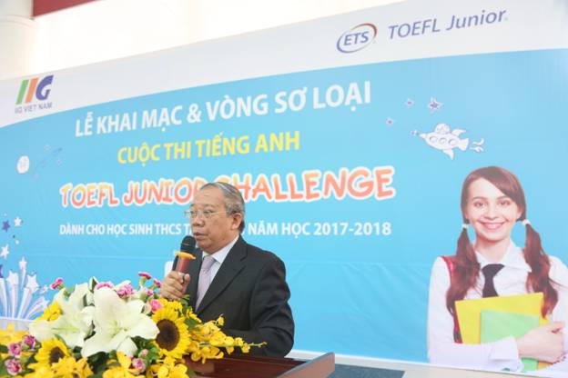 GS. TSKH Trần Văn Nhung – Tổng Thư ký Hội đồng Chức danh giáo sư nhà nước – Nguyên Thứ trưởng Bộ GD&ĐT phát biểu khai mạc cuộc thi
