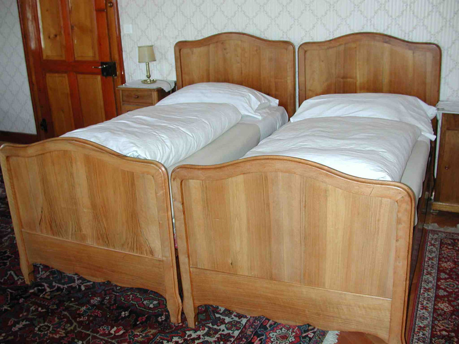 Bí ẩn khách sạn 4 mặt tiền bị bỏ hoang trên núi Alps ảnh 13 Bi an khach san 4 mat tien bi bo hoang tren nui Alps hinh anh 13