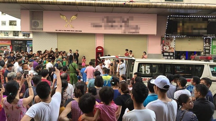 Lời khai nghi phạm gửi hộp bưu phẩm phát nổ ở chung cư Linh Đàm ảnh 1 Hiện trường nơi xảy ra vụ nổ.