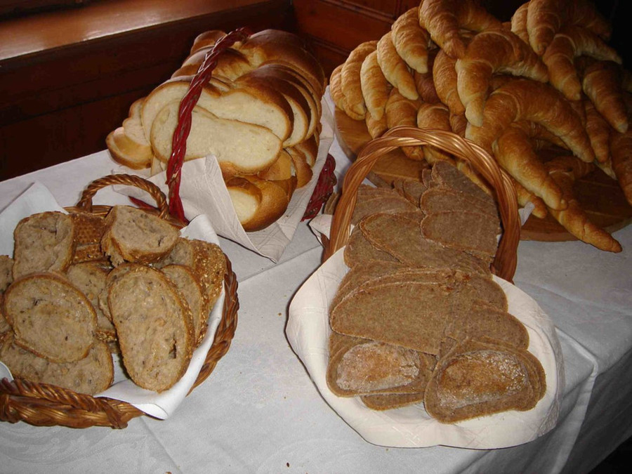 Bí ẩn khách sạn 4 mặt tiền bị bỏ hoang trên núi Alps ảnh 11 Bi an khach san 4 mat tien bi bo hoang tren nui Alps hinh anh 11