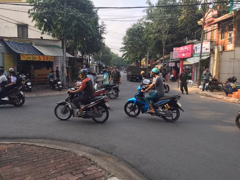 Khám ngôi nhà nghi có liên quan vụ nổ tại Cục thuế Bình Dương - ảnh 4