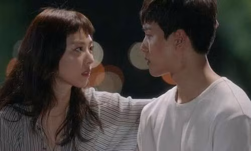 Người yêu đòi chia tay sau 3 năm bên nhau vì không hợp tuổi. (Ảnh minh họa, nguồn: KT).