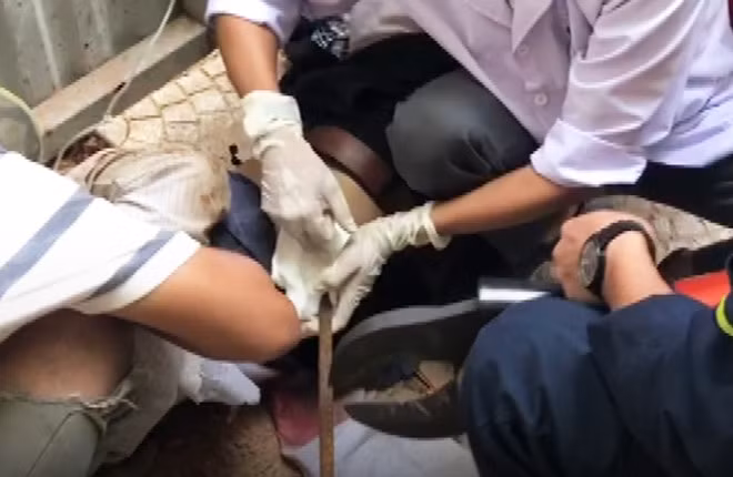 Thanh sat roi tu cong trinh xay dung dam thung bung cong nhan hinh anh 2 