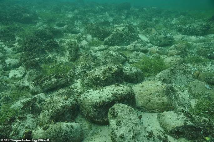 Bí ẩn đáy hồ Constance: thủy cung ma quái xây bởi… người đồ đá? - Ảnh 4.