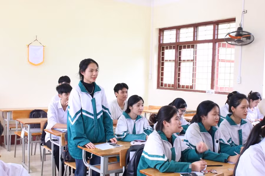 Học sinh trường THPT Định Hóa nỗ lực ôn thi quyết tâm đạt kết quả cao.