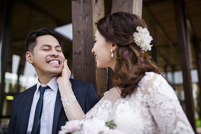 Sau hơn 2 năm yêu nhau, họ quyết định về cùng một nhà bằng một đám cưới diễn ra ngày 1/10 tới Prague. Để chuẩn bị cho ngày trọng đại, Minh Tùng - Ngọc Anh đã cùng ê kip chụp ảnh ghi lại những khoảnh khắc lãng mạn tại lâu đài Hluboka, khu vườn Kromeriz và khu nghỉ dưỡng Capi Hnizdo, cộng hoà Séc.