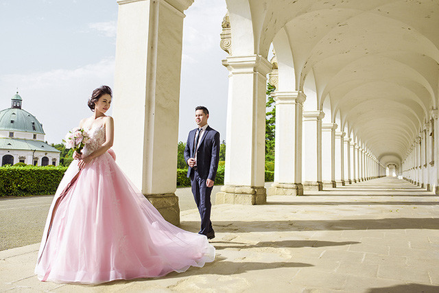 Cặp đôi dành nhiều thời gian để trò chuyện với nhau. Nhờ sự đồng điệu trong tâm hồn và nhiều điểm chung trong cách suy nghĩ, lối sống, tình cảm của họ ngày càng trở nên gắn kết, sâu đậm.