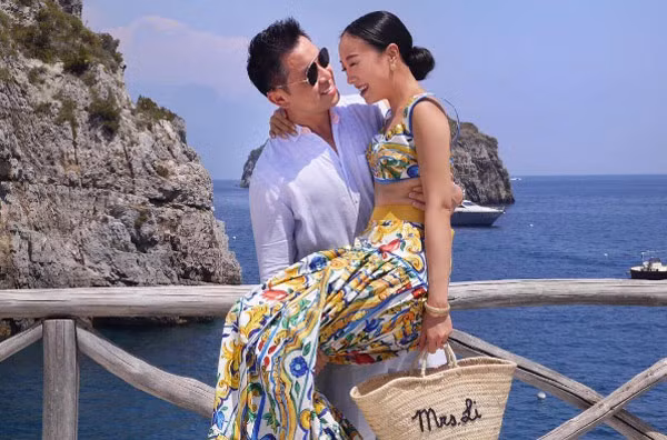 Từ một blogger thời trang, cô nàng trở thành phu nhân tỷ phú hào hoa chỉ sau một bữa tiệc