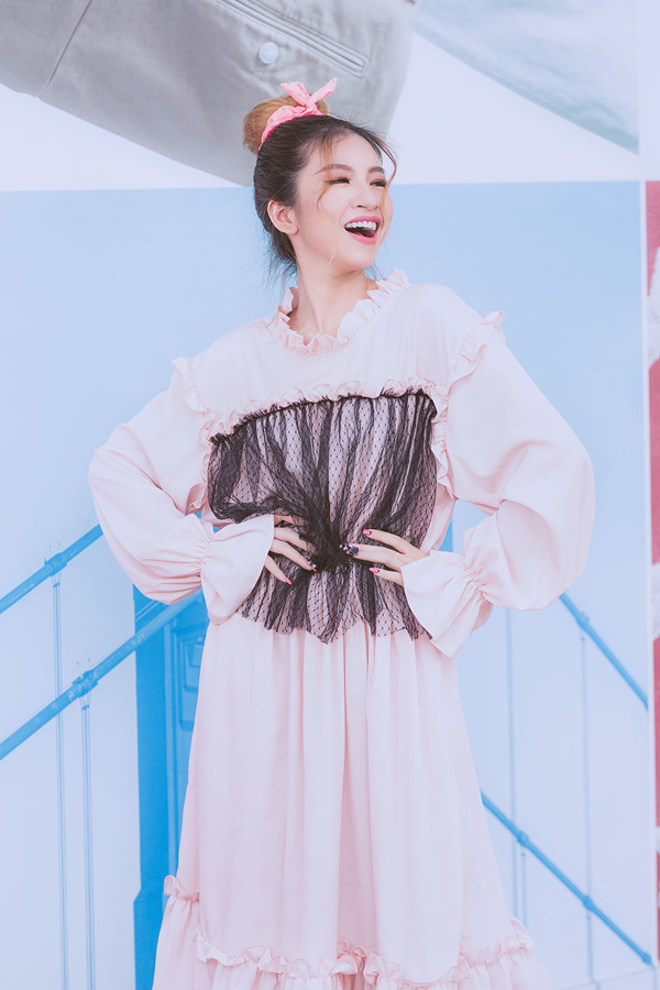 do-dao-pho-sac-mau-ruc-ro-cho-nang-tre-trung-12