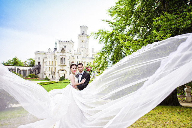 Ảnh cưới lãng mạn của cặp đôi Việt kiều ở lâu đài cộng hoà Séc ảnh 9