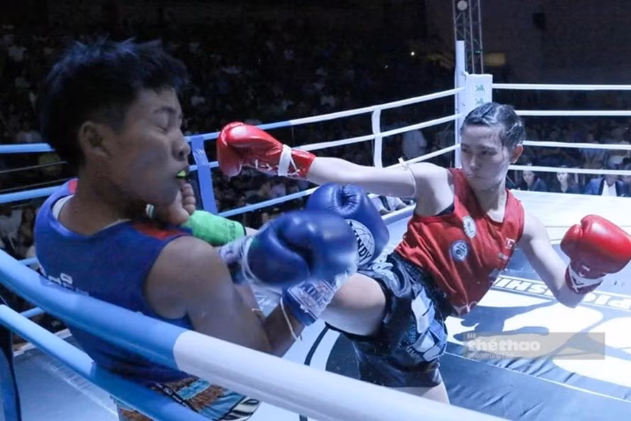 Đả bại đối thủ Philippines, nữ võ sĩ Việt Nam vô địch giải Muay thế giới