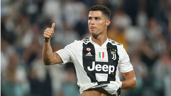 Ronaldo dẫn đầu top 10 VĐV kiếm tiền nhiều nhất từ mạng xã hội