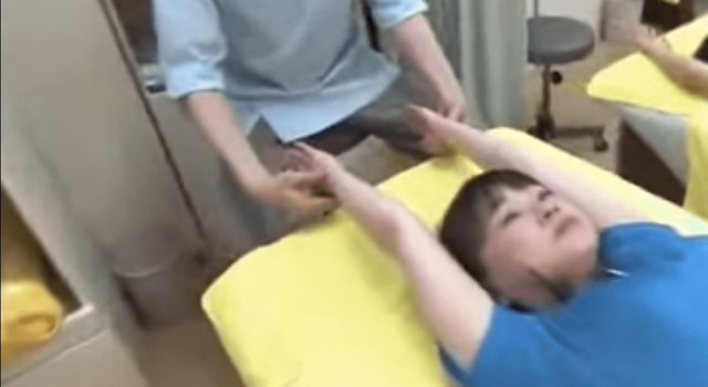 Học tập ngay bài tập kỳ diệu "cứu rỗi" cái lưng của dân công sở Nhật: Nằm im 5 phút là mọi nhức mỏi đều tan biến! - Ảnh 8. Học tập ngay bài tập kỳ diệu "cứu rỗi" cái lưng của dân công sở Nhật: Nằm im 5 phút là mọi nhức mỏi đều tan biến! - Ảnh 8.