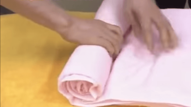 Học tập ngay bài tập kỳ diệu "cứu rỗi" cái lưng của dân công sở Nhật: Nằm im 5 phút là mọi nhức mỏi đều tan biến! - Ảnh 2. Học tập ngay bài tập kỳ diệu "cứu rỗi" cái lưng của dân công sở Nhật: Nằm im 5 phút là mọi nhức mỏi đều tan biến! - Ảnh 2.