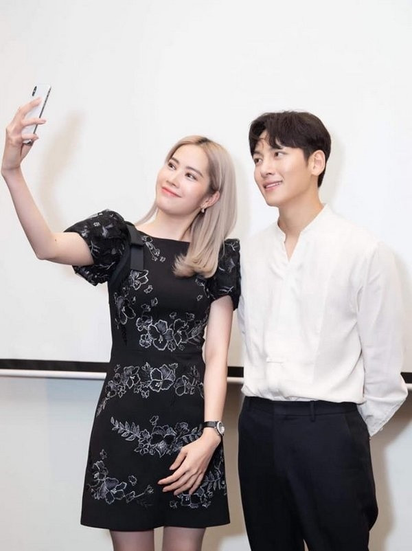 Sau chuỗi ngày mặc xấu liên tục, Nam Em gây ngỡ ngàng với style mới đẹp xuất sắc ảnh 8 Sau chuỗi ngày liên tục lọt top thảm họa, nam em khiến nhiều người ngỡ ngàng với style sành điệu chất lừ