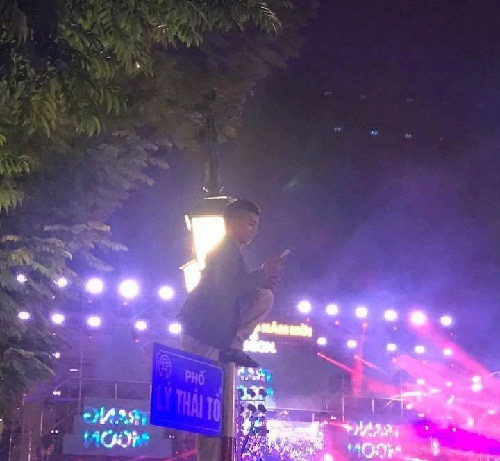 Hình ảnh bá đạo đêm giao thừa. Hình ảnh bá đạo đêm giao thừa.