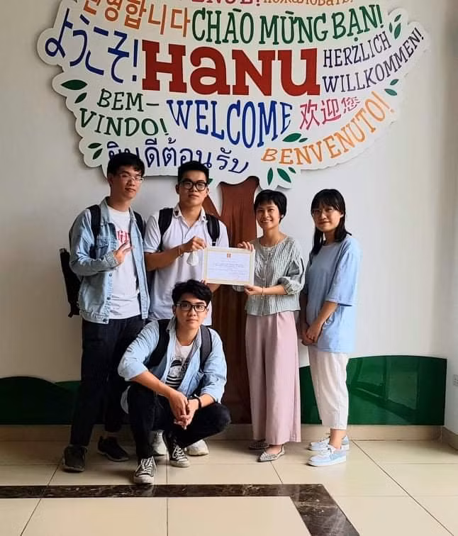 Mái trường Đại học Hà Nội mang đến cho Mạnh Thắng nhiều cơ hội để học tập và trải nghiệm.