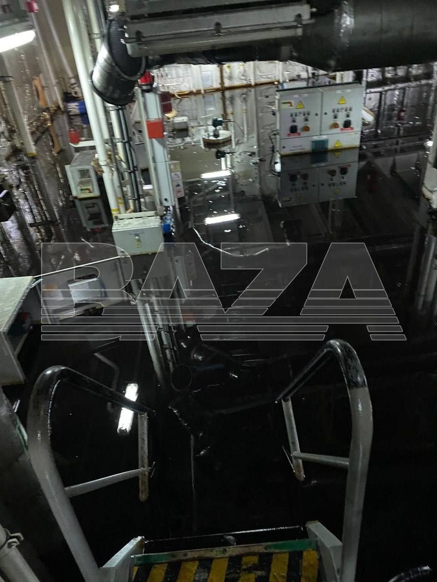 Tàu chở dầu SIG của Nga mất phương hướng do trạm điện bị hư hỏng và ngập nước