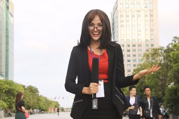 Biệt danh độc, dị bông hậu Việt: Từ “Hoa hậu đi công nông” đến “Hoa hậu nghiện Hoa hậu”