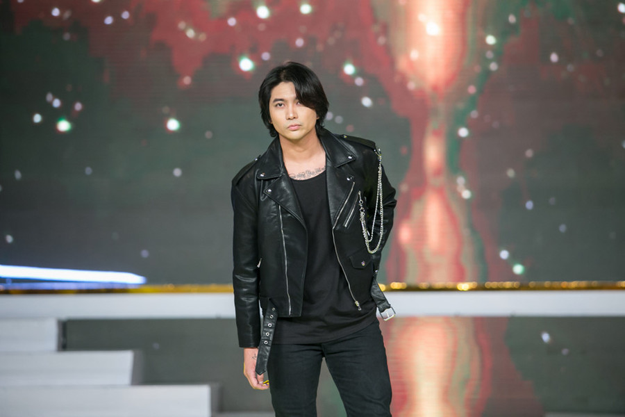 Tim xác nhận chuyện ly hôn Trương Quỳnh Anh nhưng cả hai vẫn sống chung một nhà. Tim: