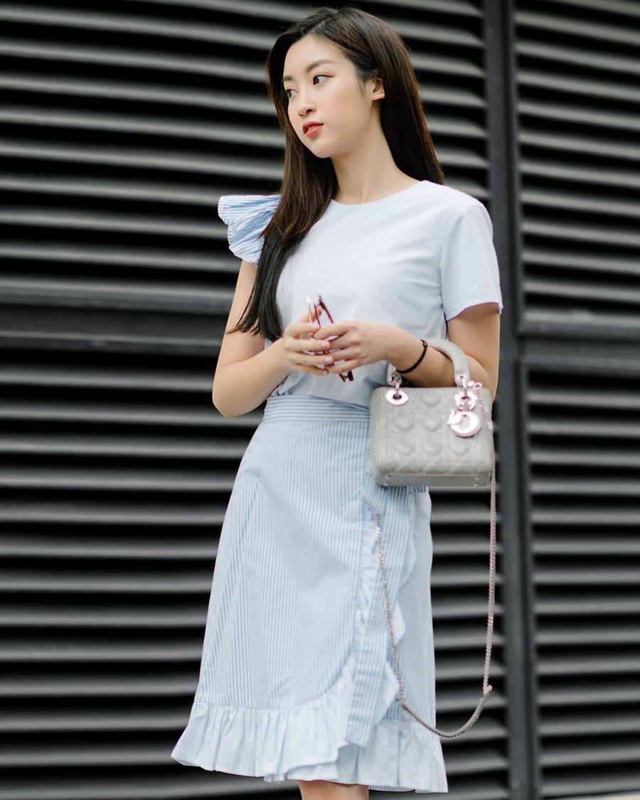 Từ “Hoa hậu giản dị nhất”, Đỗ Mỹ Linh từng bước trở thành “yêu nữ hàng hiệu“ ảnh 8 Từ “Hoa hậu giản dị nhất”, Đỗ Mỹ Linh từng bước trở thành “yêu nữ hàng hiệu“ ảnh 8