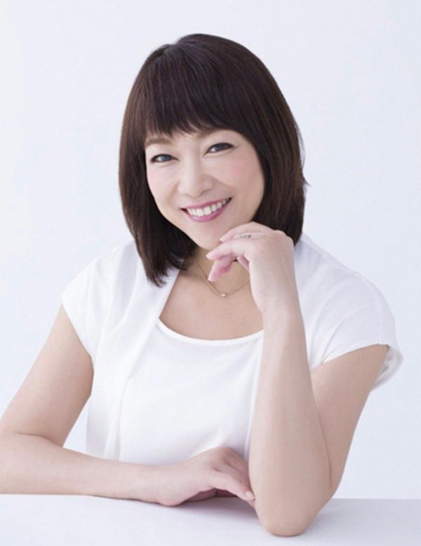 sau 36 nam, &#34;nu tiep vien hang khong&#34; chiaki tai xuat, phai cat bo 60% luoi - 3