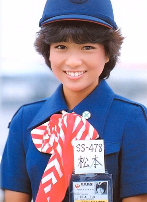 sau 36 nam, "nu tiep vien hang khong" chiaki tai xuat, phai cat bo 60% luoi - 5